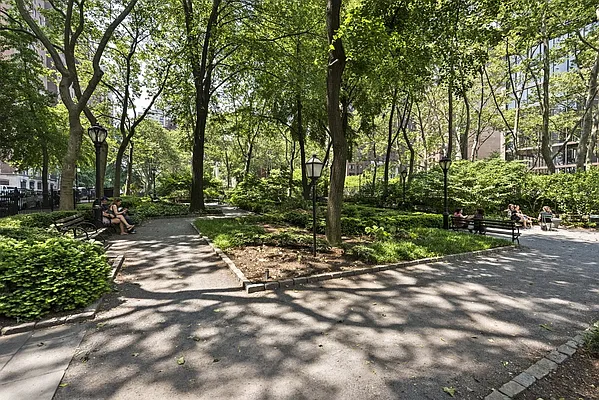 Sold by Nest Seekers International | media 15