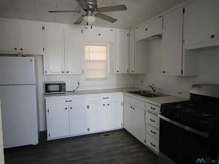 3710 W Grand Ave — Photo 3