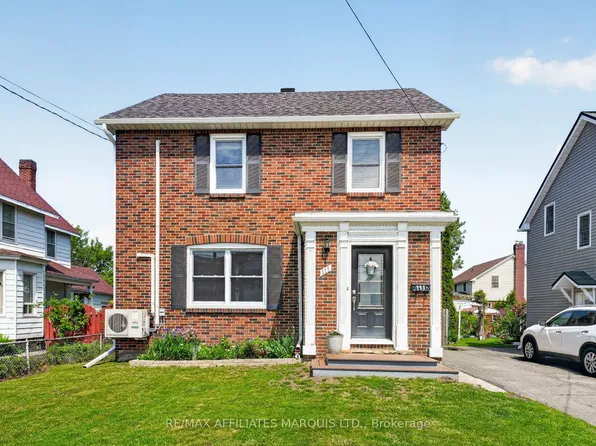 111 4th St W, Cornwall, ON K6J 2R8