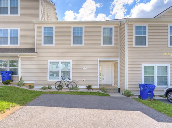 525 Twisted Oak Dr, Christiansburg, VA 24073