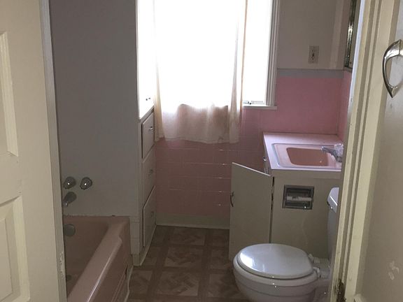 5th image of 528 Stow Ave