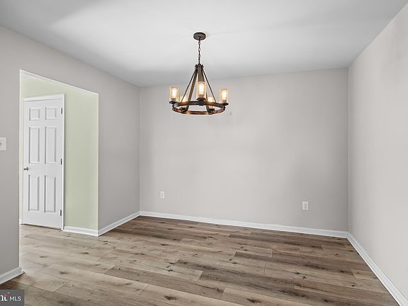 5th image of 3808 Buxmont Rd