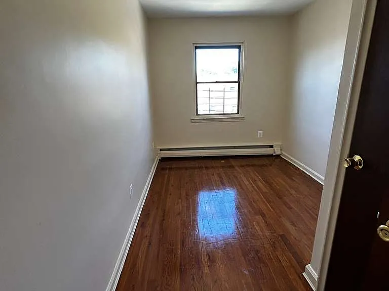 1149 E 219th St #1 — Photo 18