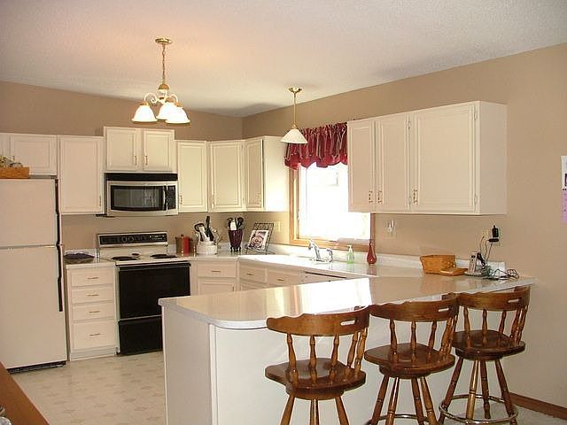 2nd image of 3408 Merritt Rd