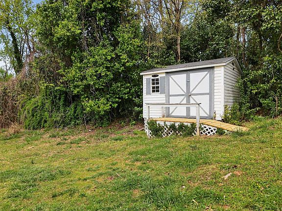 3rd image of 1828 Tamara Way
