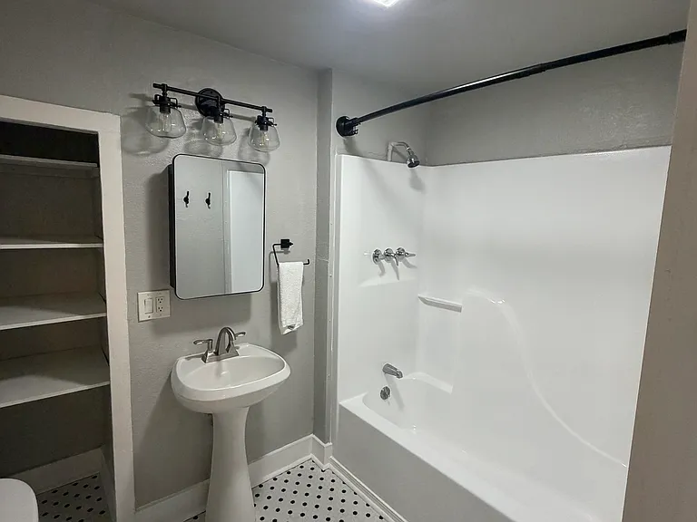 339 Kayton Ave #2 — Photo 4
