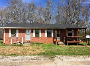 705 Budd St, Saint Joseph, TN 38481