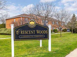 323 Hicksville Rd APT 8, Bethpage, NY 11714