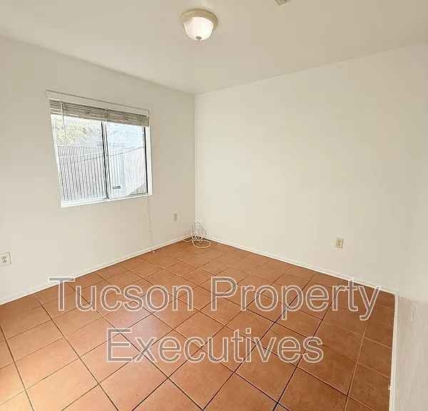 440 E 23rd St #1 — Photo 14