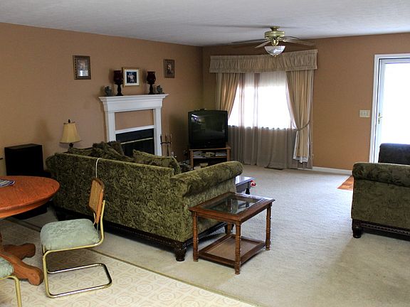 4th image of 1512 Watercress Dr