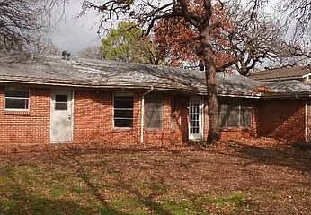2nd image of 409 Crestwood Ter