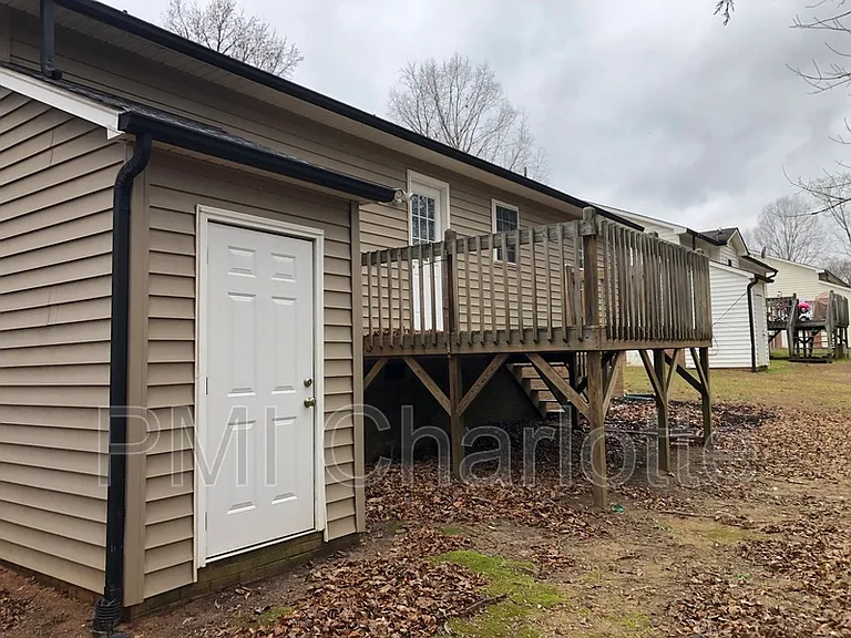 2519 Hickory Ave — Photo 13