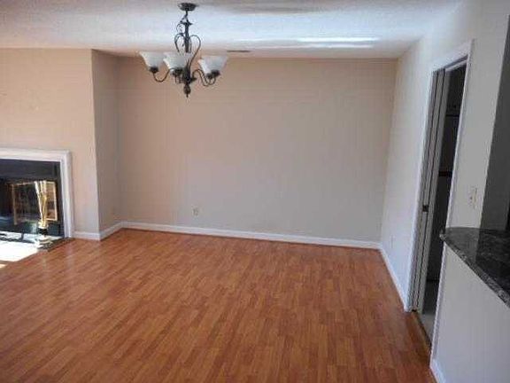 DINING ROOM AREA