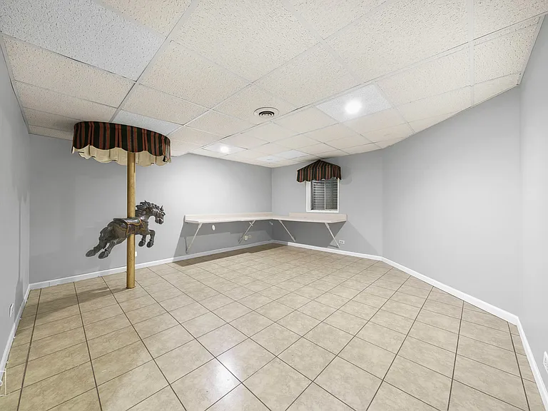 98 Willow Pkwy #98 — Photo 19