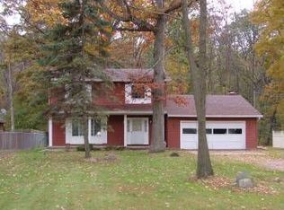 13188 Torrey Rd, Fenton, MI 48430