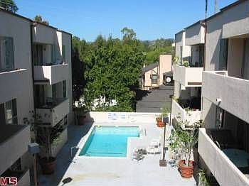 2nd image of 725 S Barrington Ave APT 303