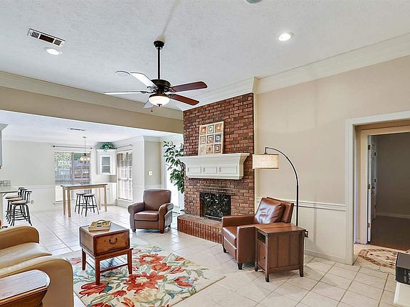 5th image of 1388 Oak Vinyard Dr