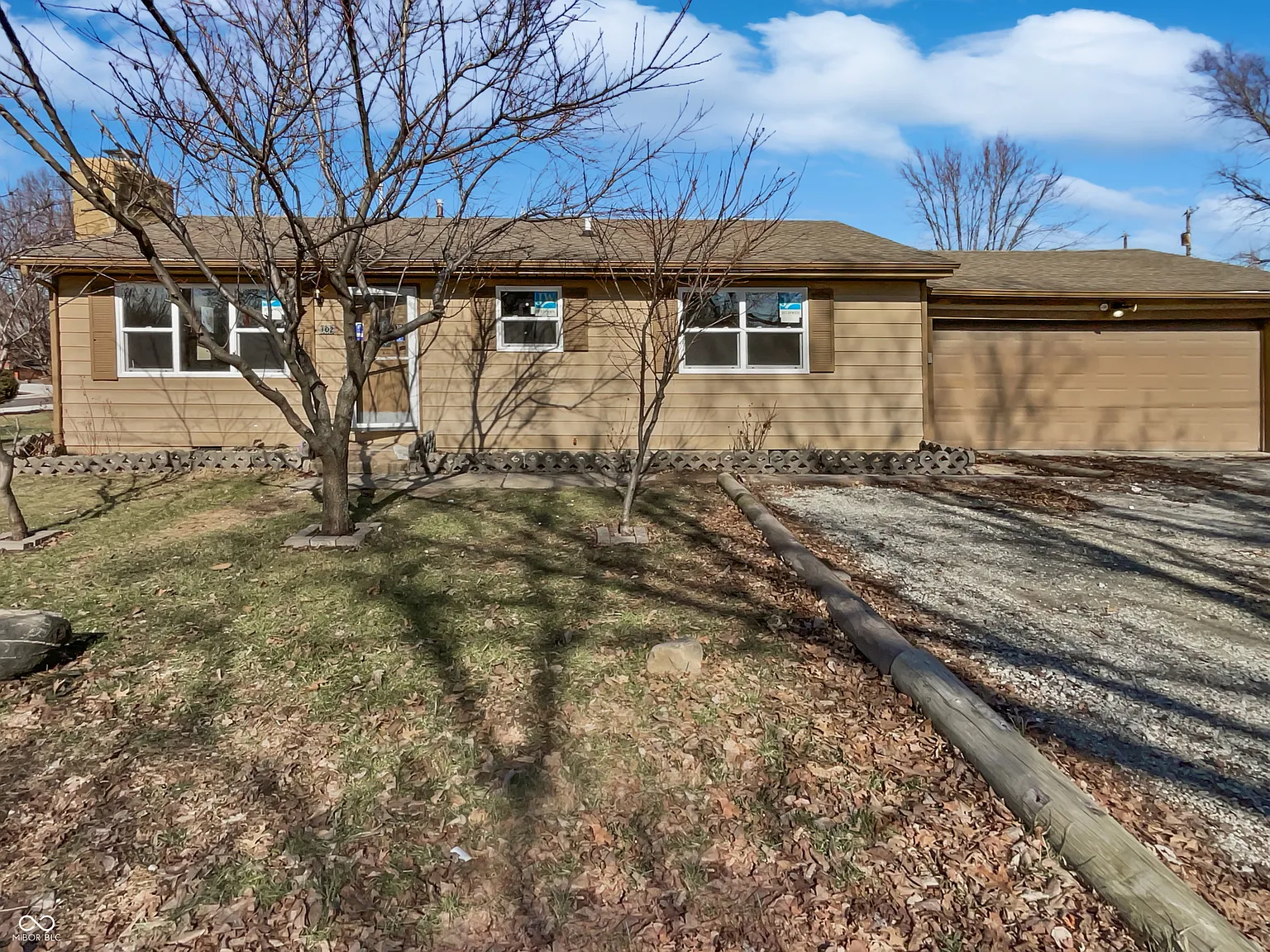 102 Plummer Ave photo 1