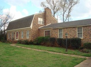 706 W Dearborn Ave, Muscle Shoals, AL 35661