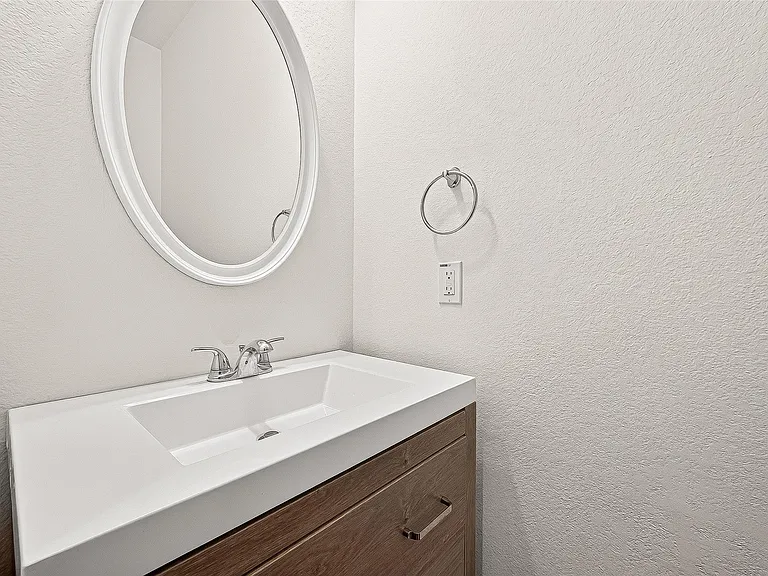 138 S Sawbridge Cir — Photo 19