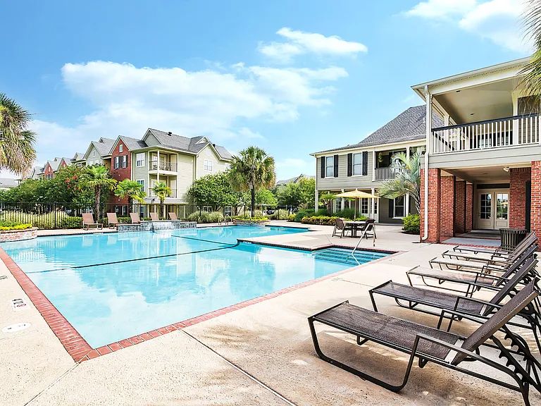 Cypress Lake Apartments — Photo 6