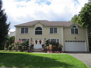 6 Waldmere Pl, Waldwick, NJ 07463