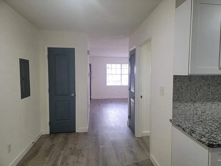 625 Coleman St — Photo 32