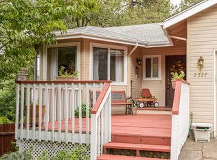 2527 Hawkins Ln, Eugene, OR