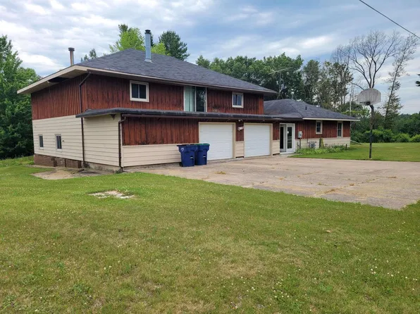 N2910 Teddy Bear LANE, Waupaca, WI 54981