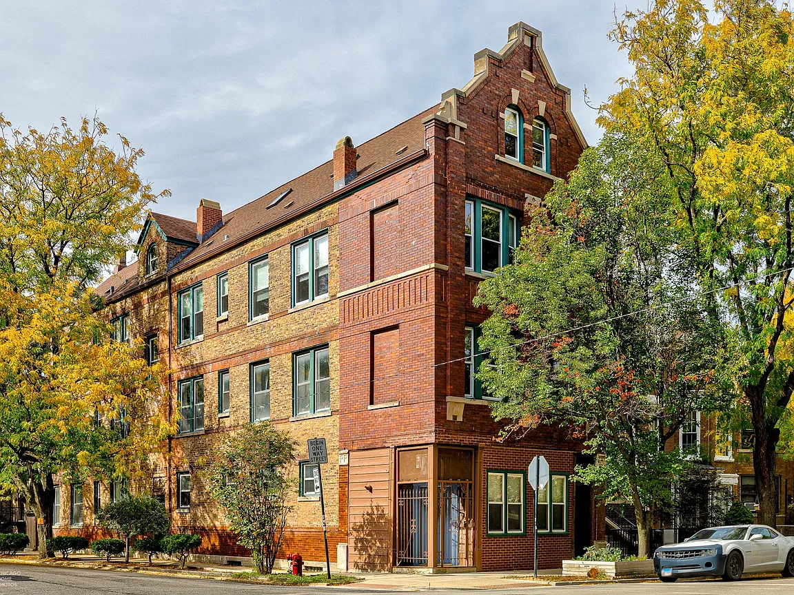 2328 N Oakley Ave APT 2W, Chicago, IL 60647 | Zillow