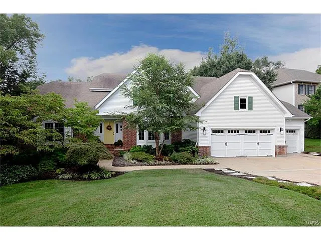 359 Bach Ave photo 1