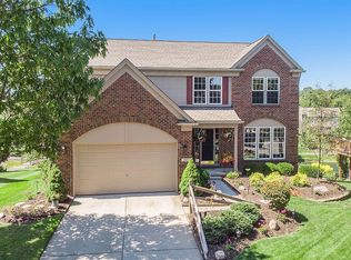 887 Huntington Dr, South Lyon, MI