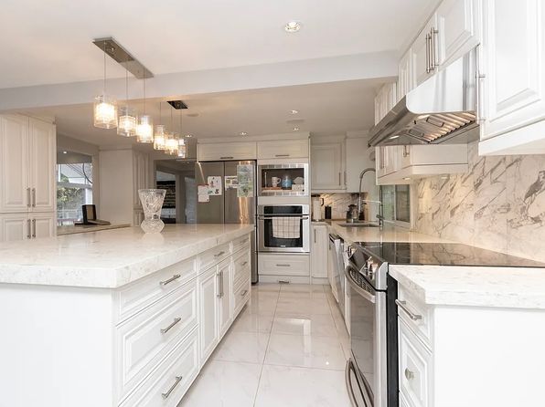 (undisclosed Address), Belcarra, BC V3H 4P9