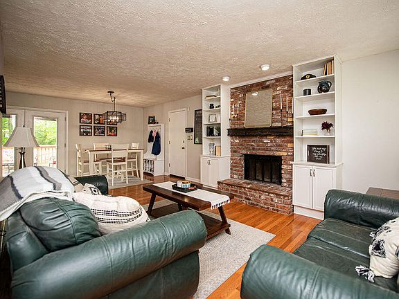 4th image of 1737 Dunraven Dr