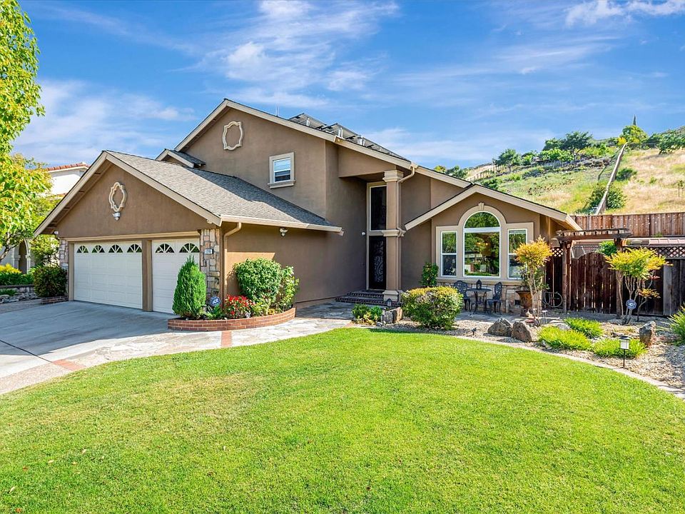 2nd image of 1216 Valley Quail Cir