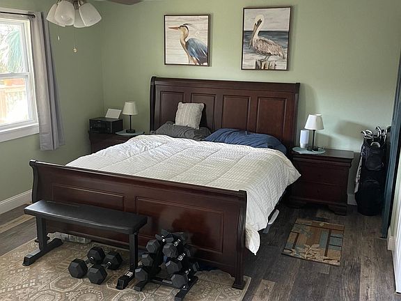 5th image of 213 12th St #A