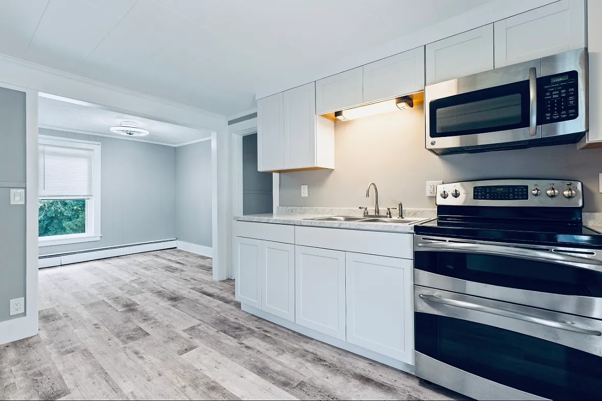 1 bed, 800 sqft, $1,350 — Photo 1