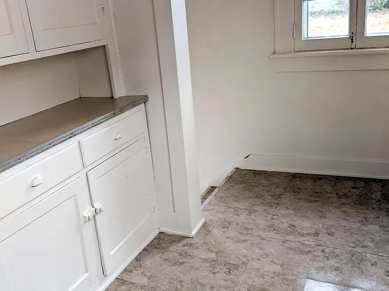 320 Lincoln Ave — Photo 10
