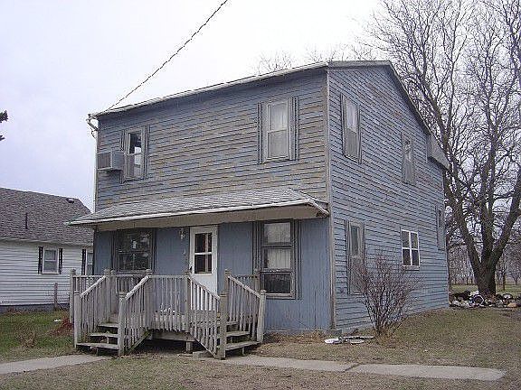 1st image of 805 Parker St