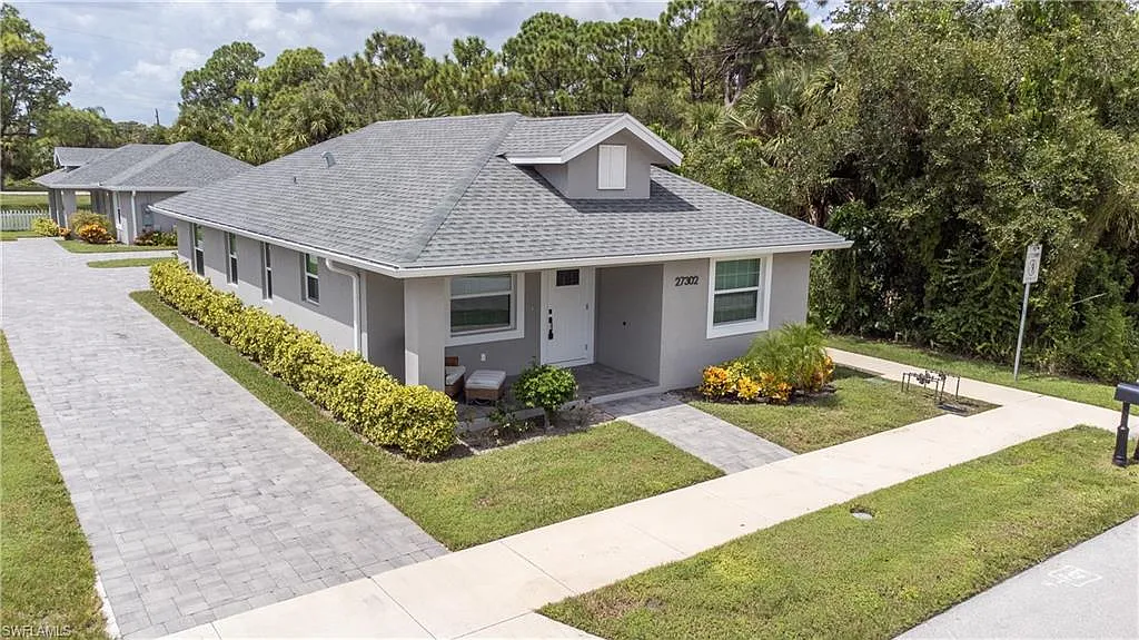 3 bed, 2.0 bath, 1400 sqft, $2,600 — Photo 1