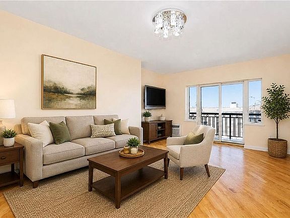 5th image of 2801 E 11th St APT 3A