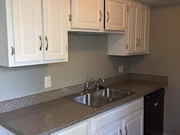 2nd image of 320 Saint Andrews Dr