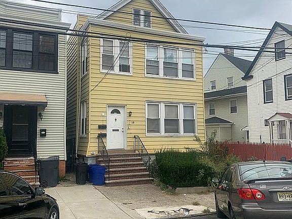 3rd image of 18 Winfield Ave