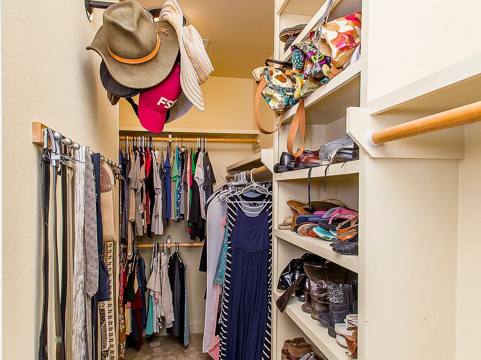 wrap around walk-in closet