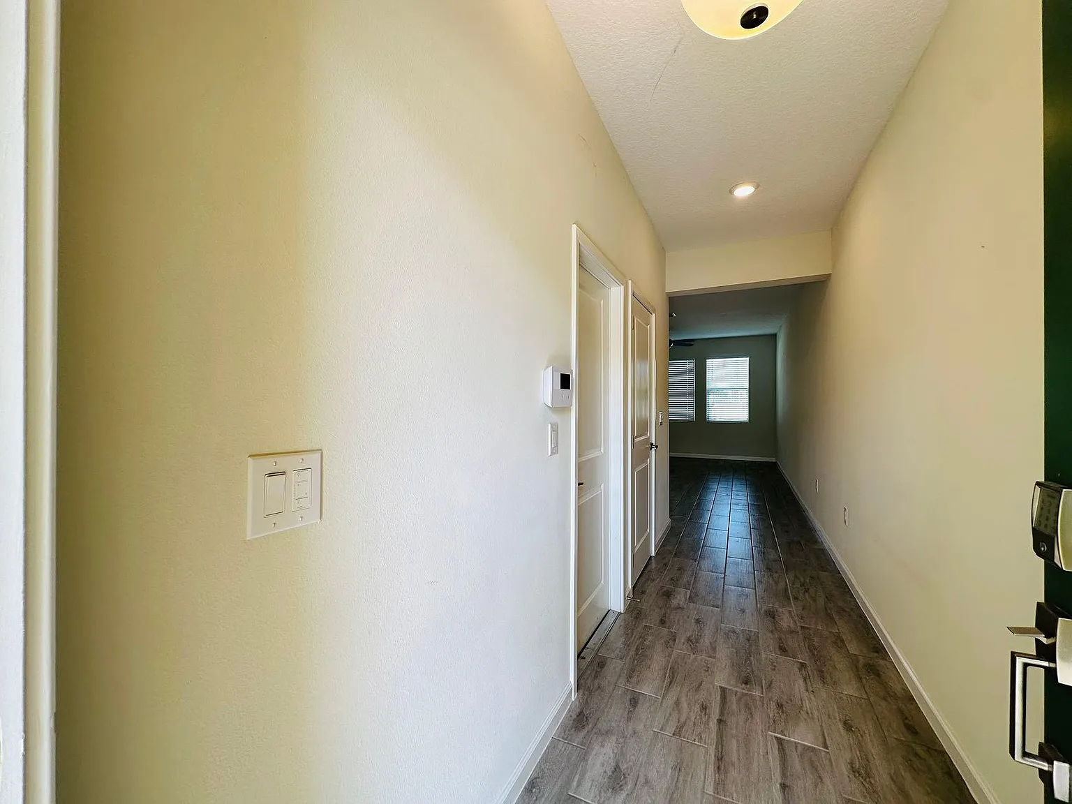 3 bed, 2.5 bath, 1942 sqft, $2,500 — Photo 3
