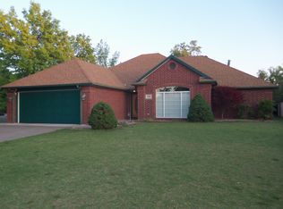 3501 Lakeshore Dr, Enid, OK 73703