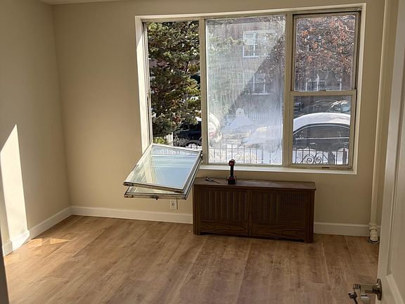 5th image of 30-18 49th St #1