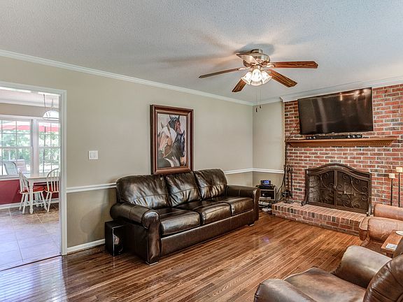 2nd image of 4024 Bamburgh Ln