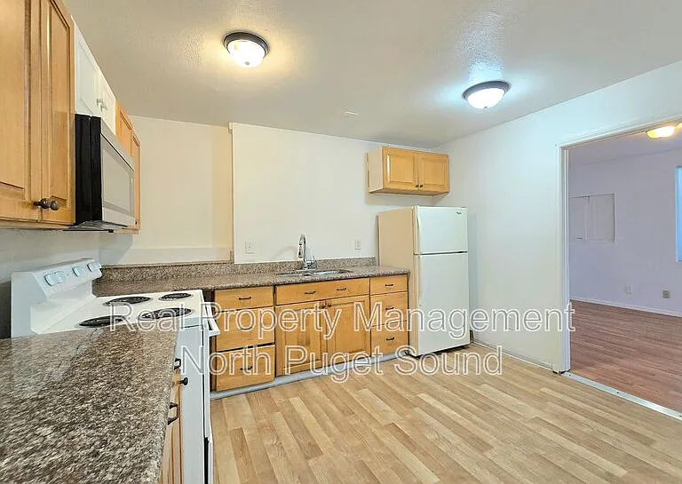 15602 Ash Way #1 — Photo 7