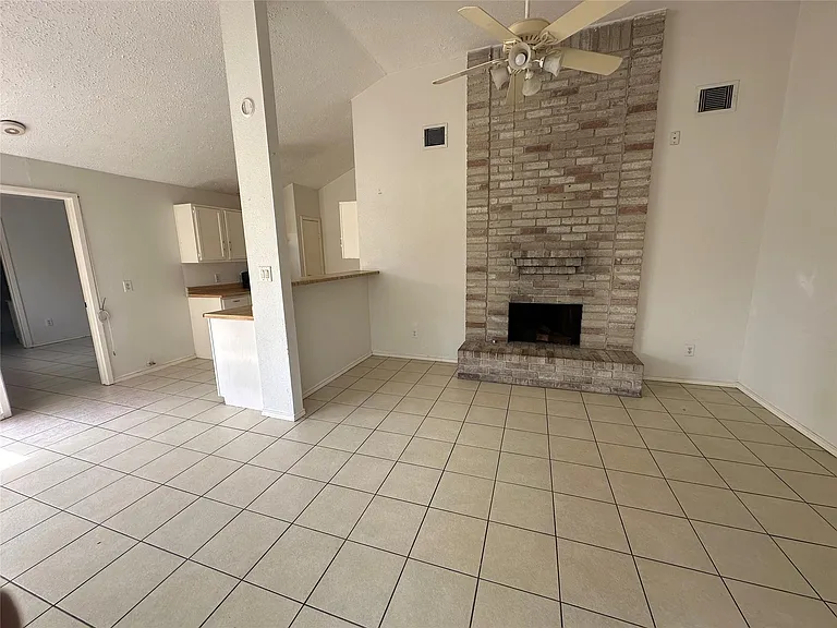 6939 Greenyard Dr — Photo 5